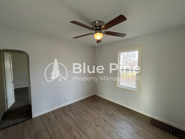 Building Photo - 236 W Young St