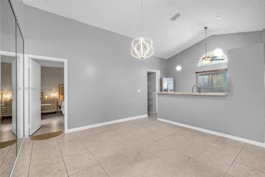 Building Photo - 1308 E Glen Oak Rd