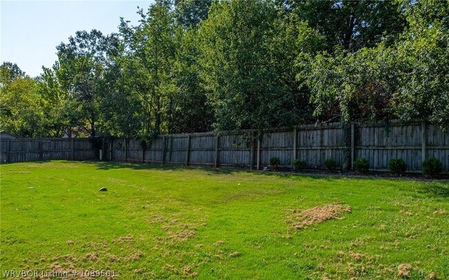 Building Photo - 8808 Skypark Dr