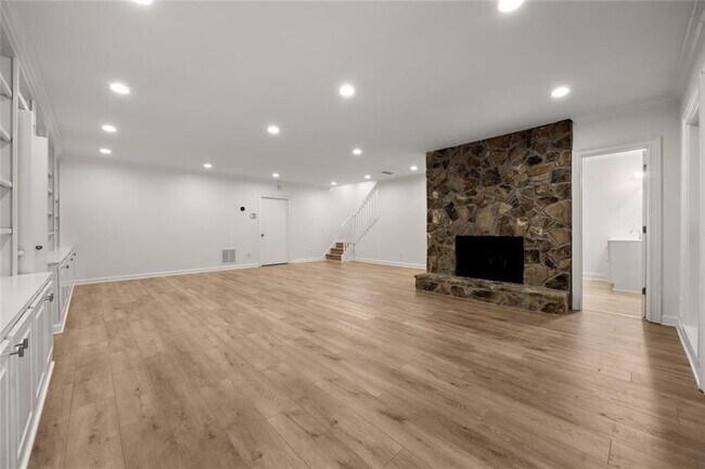 Building Photo - 1260 Heards Ferry Rd NW