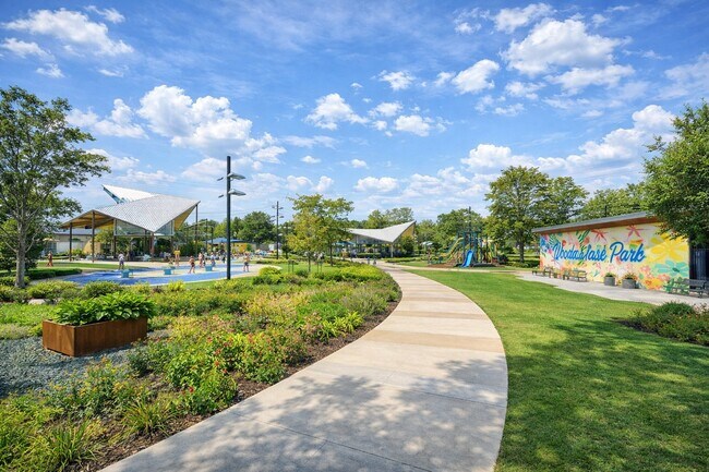 Building Photo - 10049 Westpark Dr