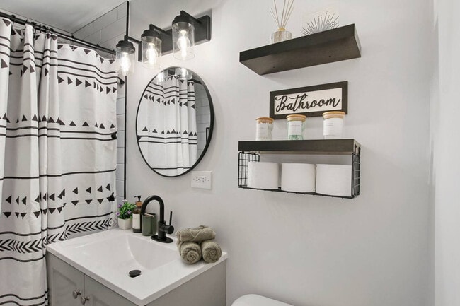 Building Photo - 1104 Elizabeth St