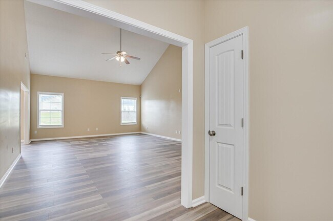 Building Photo - 323 Koweta Way