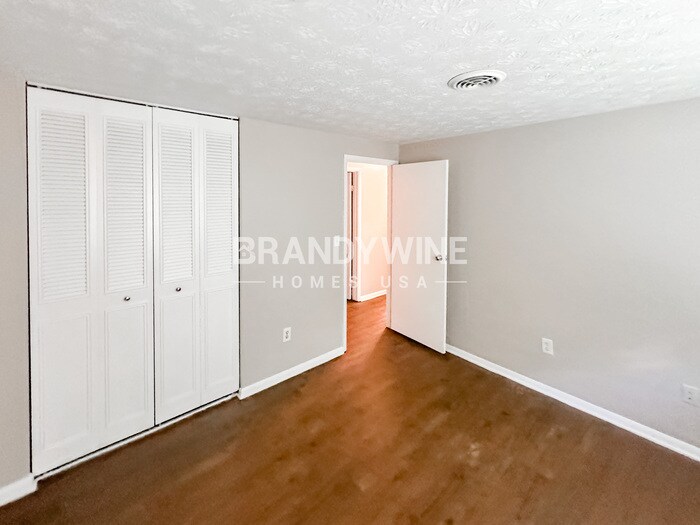 Building Photo - 3005 Forestside Ln