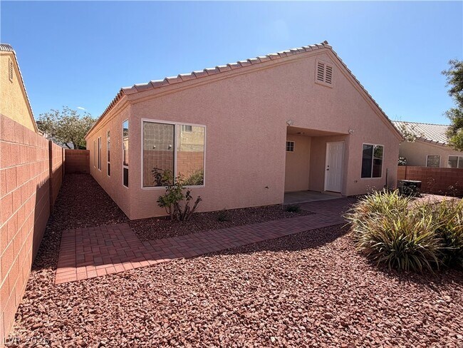 Building Photo - 212 Horizon Peak Dr