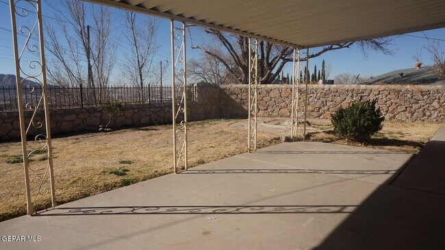 Building Photo - 240 Ferrari Ct