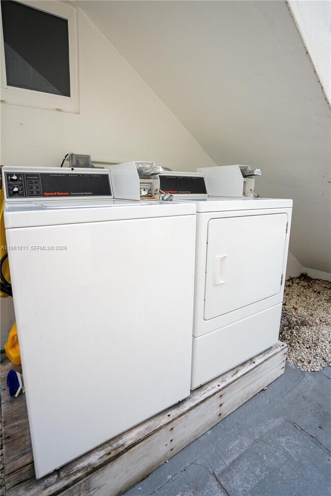 Building Photo - 8330 Byron Ave