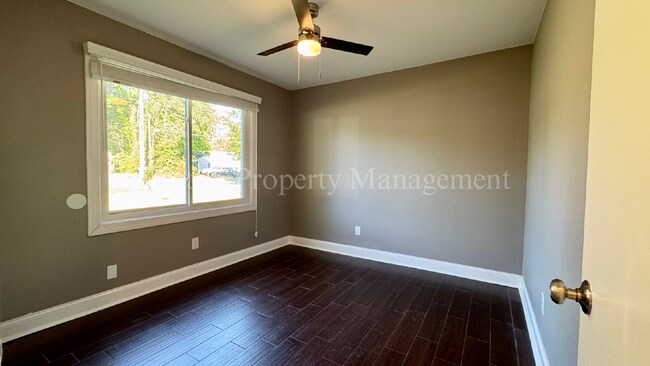 Building Photo - 366 Lullwater Dr