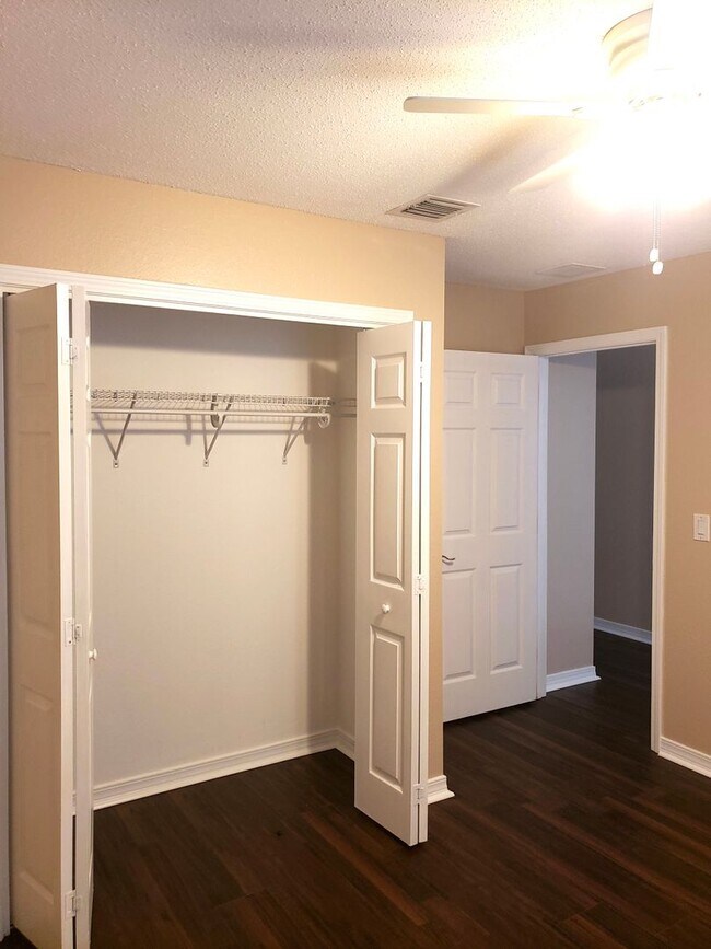 Building Photo - Beautiful home with Swimming Pool in the Hammocks. 4 bedroom 2 bath -Pool lawn service included!!!