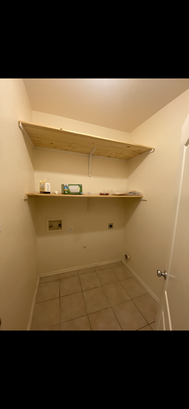 Utility room - 325 Jordan Cove