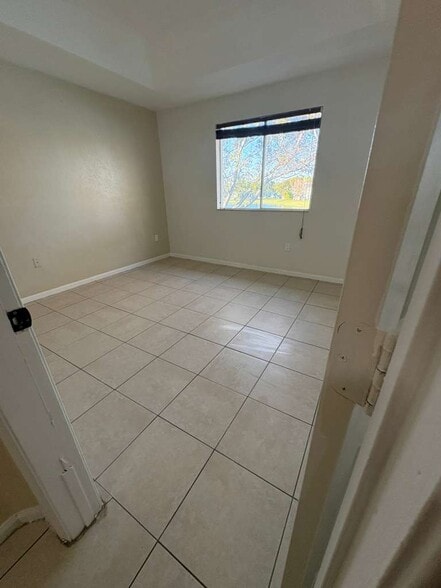 Building Photo - 2819 SE 15th Rd