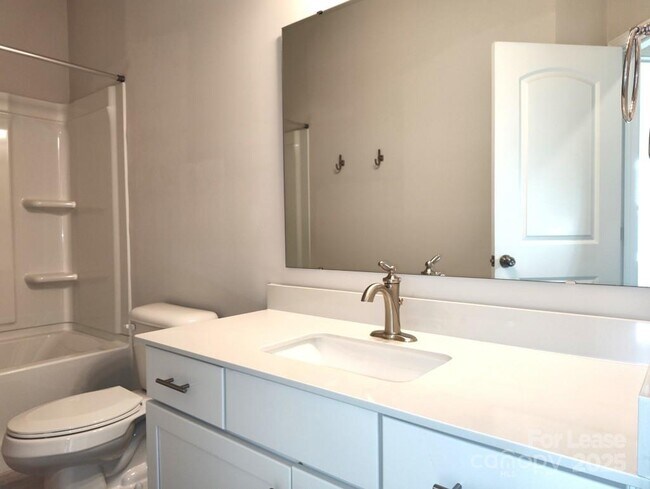 Building Photo - 3327 Glenn Hope Wy