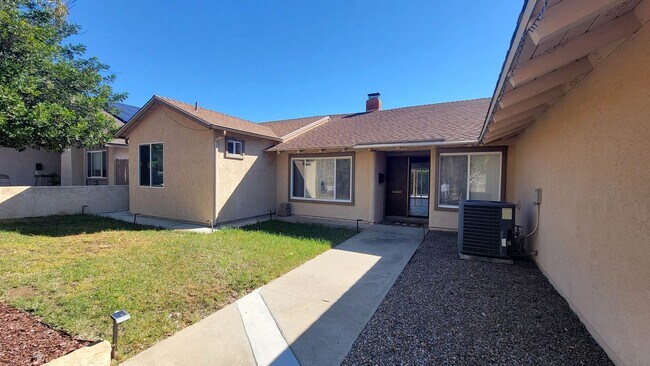 Building Photo - 4 Bed/ 2.5 bath House in Rancho Penasquitos