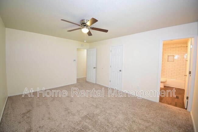 Building Photo - 1717 N Desert Palm Ave