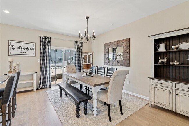 Building Photo - Beautiful 3B/2.5B Townhome in Downingtown ...