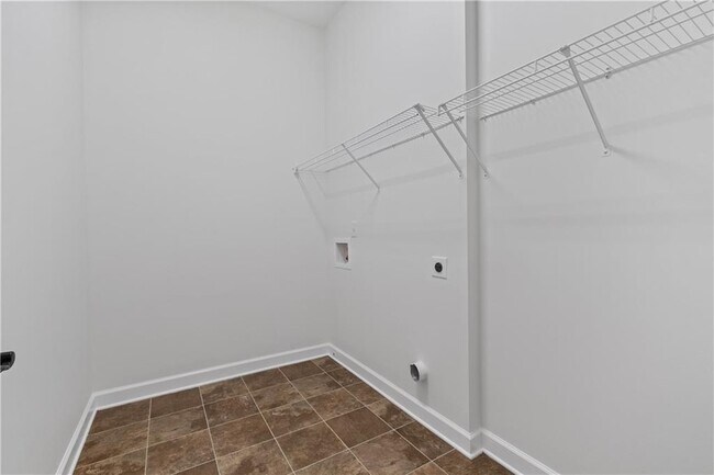 Building Photo - 6440 Century Park Pl SE