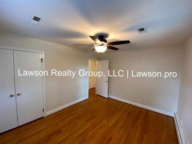 Building Photo - 1706 Glendon Rd