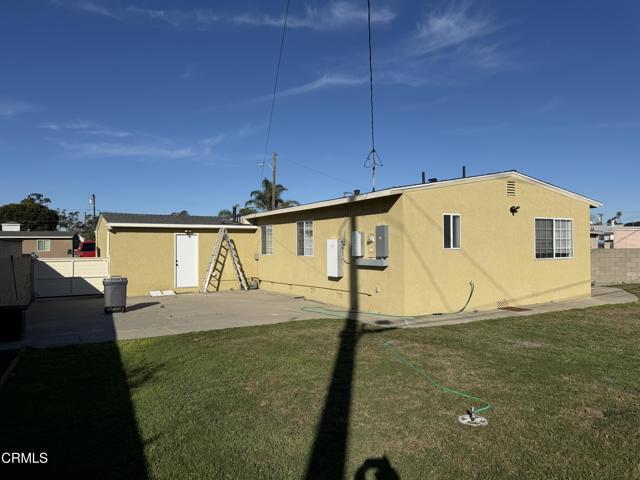 Building Photo - 826 Camelia Dr
