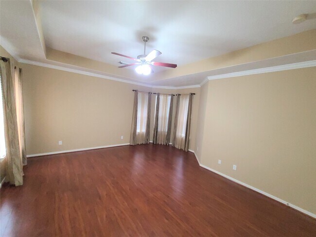 Building Photo - 7015 Pinefern Ln
