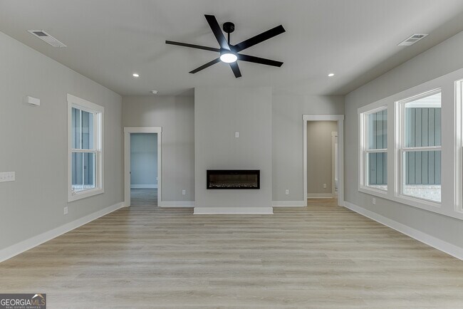 Building Photo - 115 Rains Rd