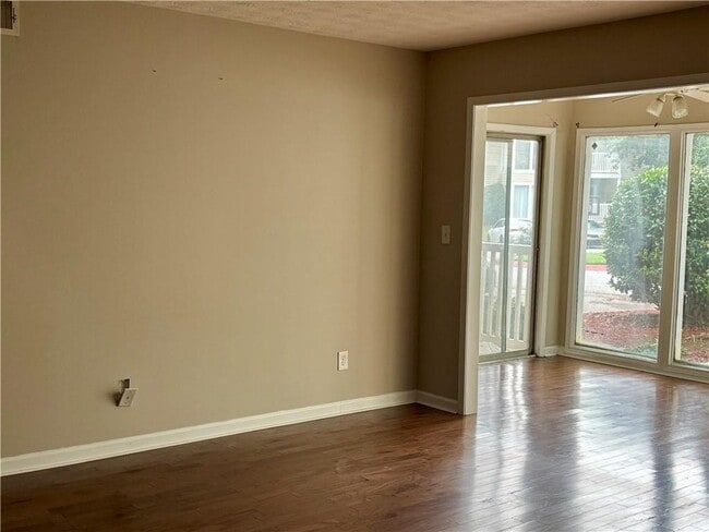 Building Photo - 1206 Augusta Dr