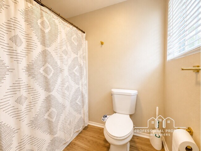 Building Photo - “Stunning 4-Bedroom, 3-Bathroom Solar Home in Rancho Sereno”