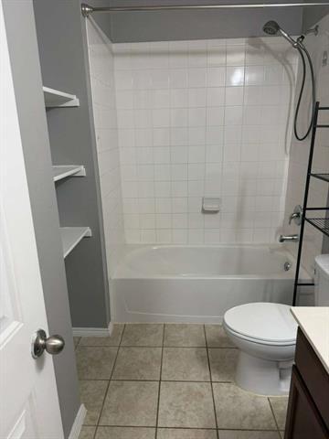 Building Photo - 2544 Saldana Dr
