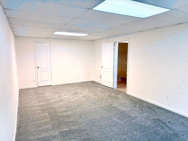 Building Photo - 49 Anna Way