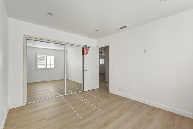 Building Photo - 13050 Terra Bella St