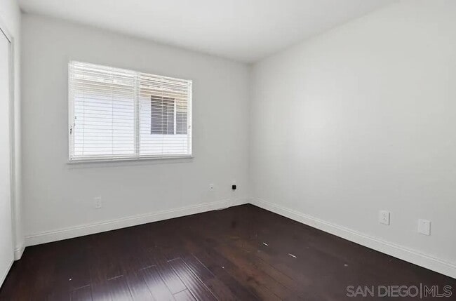 Building Photo - 561 Bayona Loop
