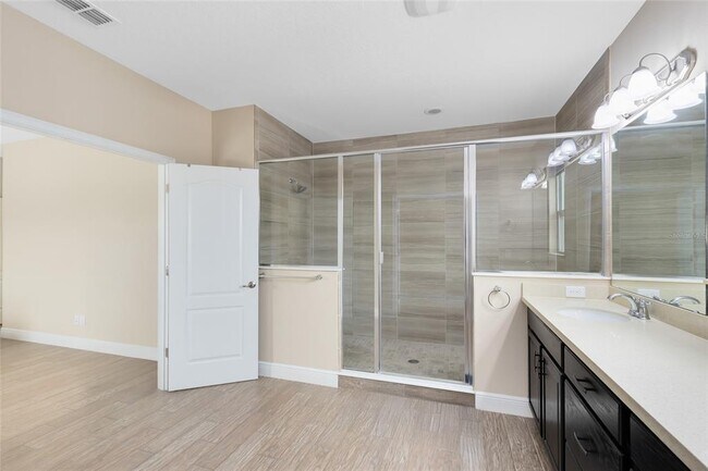 Building Photo - 9254 Reymont Street