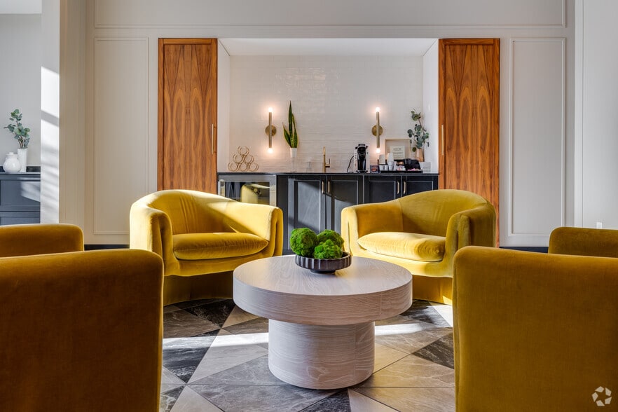 Lobby Seating - One Eleven Greenwood