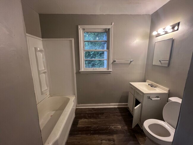 Building Photo - 217 17th St N