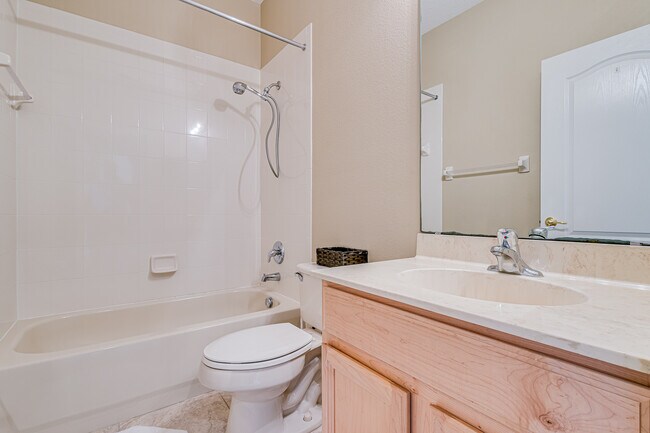 Building Photo - 2500 Azzurra Ln