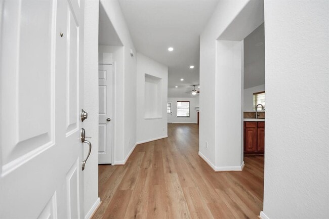 Building Photo - 14623 Cypress Cottage Ct