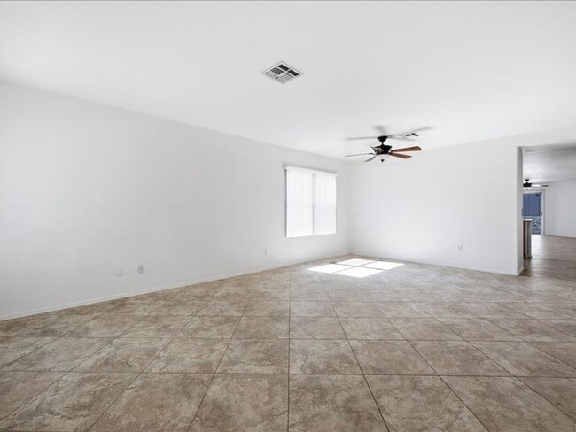 Building Photo - 9909 E Rocky Wash Dr