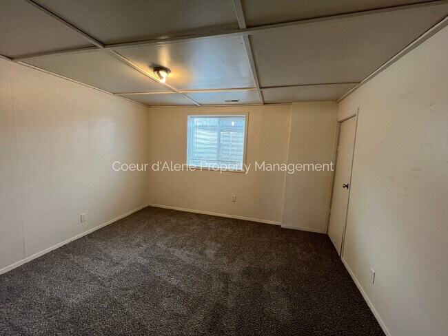 Building Photo - 10953 N Skylark Ln