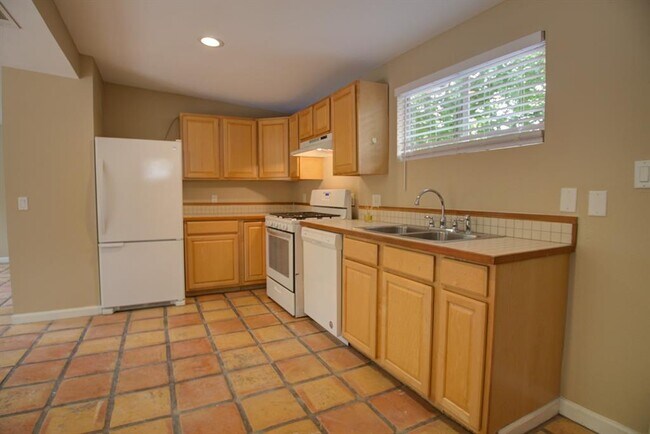 Building Photo - 1608 Boyd Ln