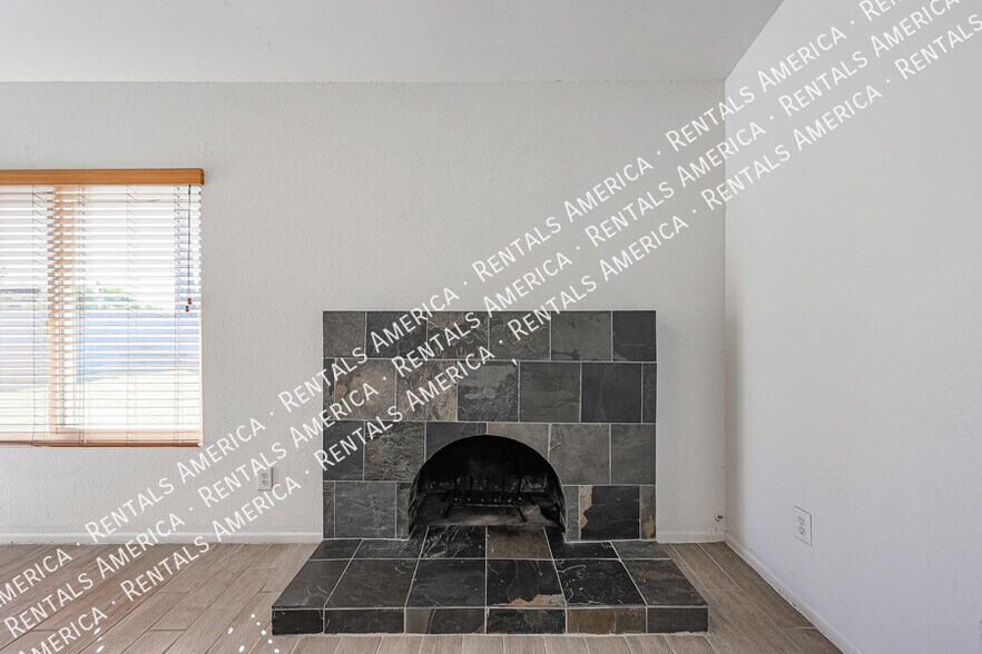 Building Photo - 913 W Jerome Cir