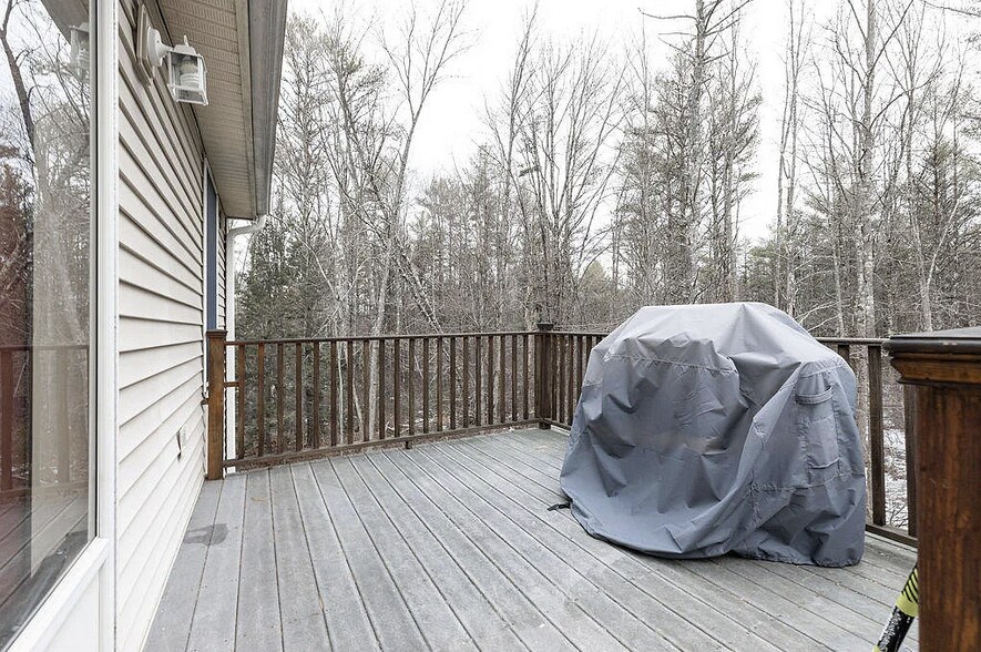 Building Photo - 10 Buffalo Ln