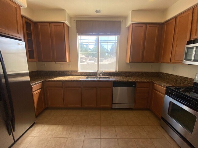 Building Photo - Move In Spectial  *$1000 Rent Credit* Newe...