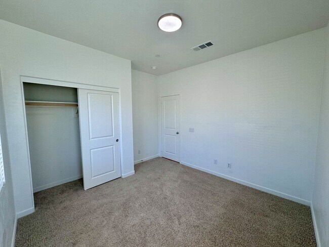 Building Photo - Stunning 4 bedroom 3 bathroom Murrieta hom...