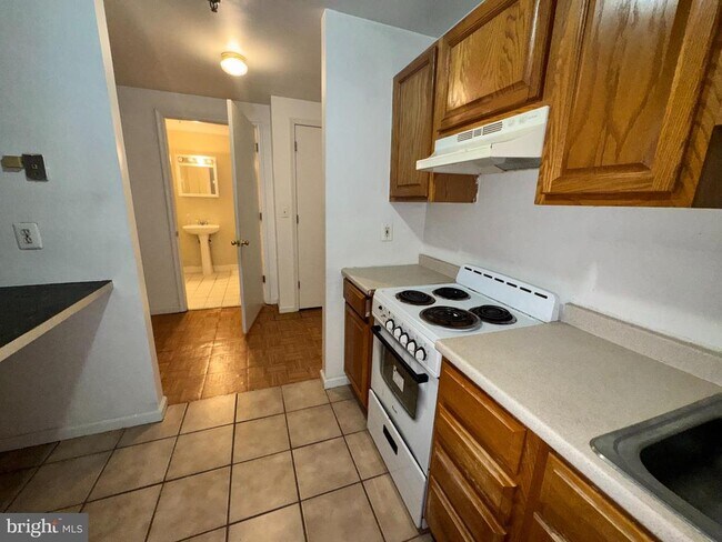 Primary Photo - 1324 Locust St