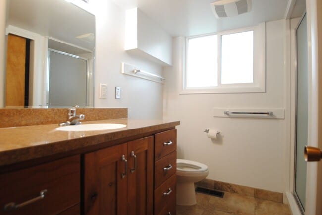 Building Photo - 810 N 600 E