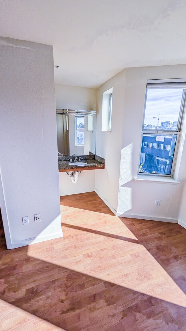 Building Photo - 950 Harrison St