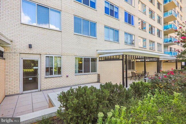 Building Photo - 10500 ROCKVILLE PIK