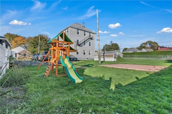 Building Photo - 78 Old Oak Ave