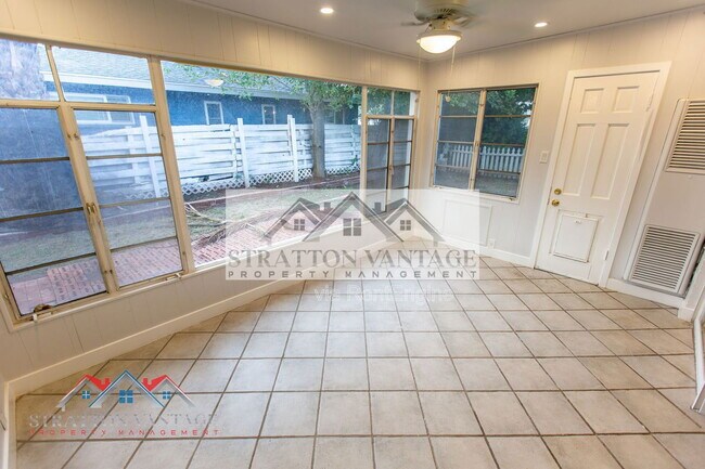 Building Photo - 5142 N 18th Pl