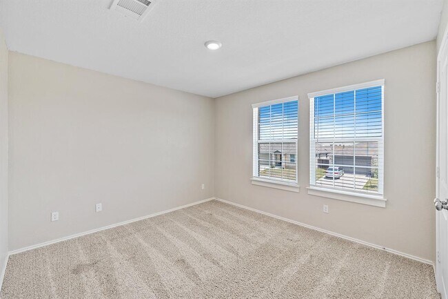 Building Photo - 305 Arnage Dr