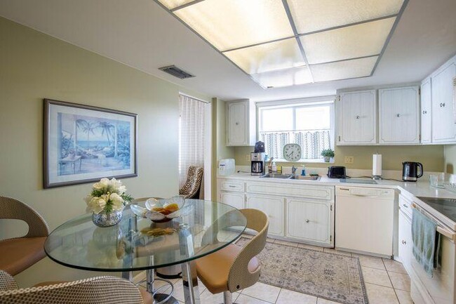 Building Photo - 4200 S Ocean Blvd